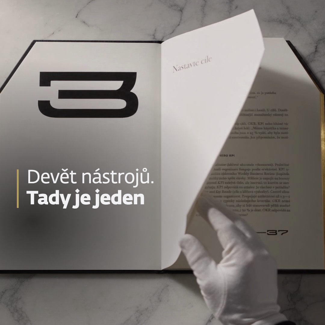 Návrh náhledu: ruka v rukavici otáčí stránku Nastavte cíle, text Devět nástrojů. Tady je jeden